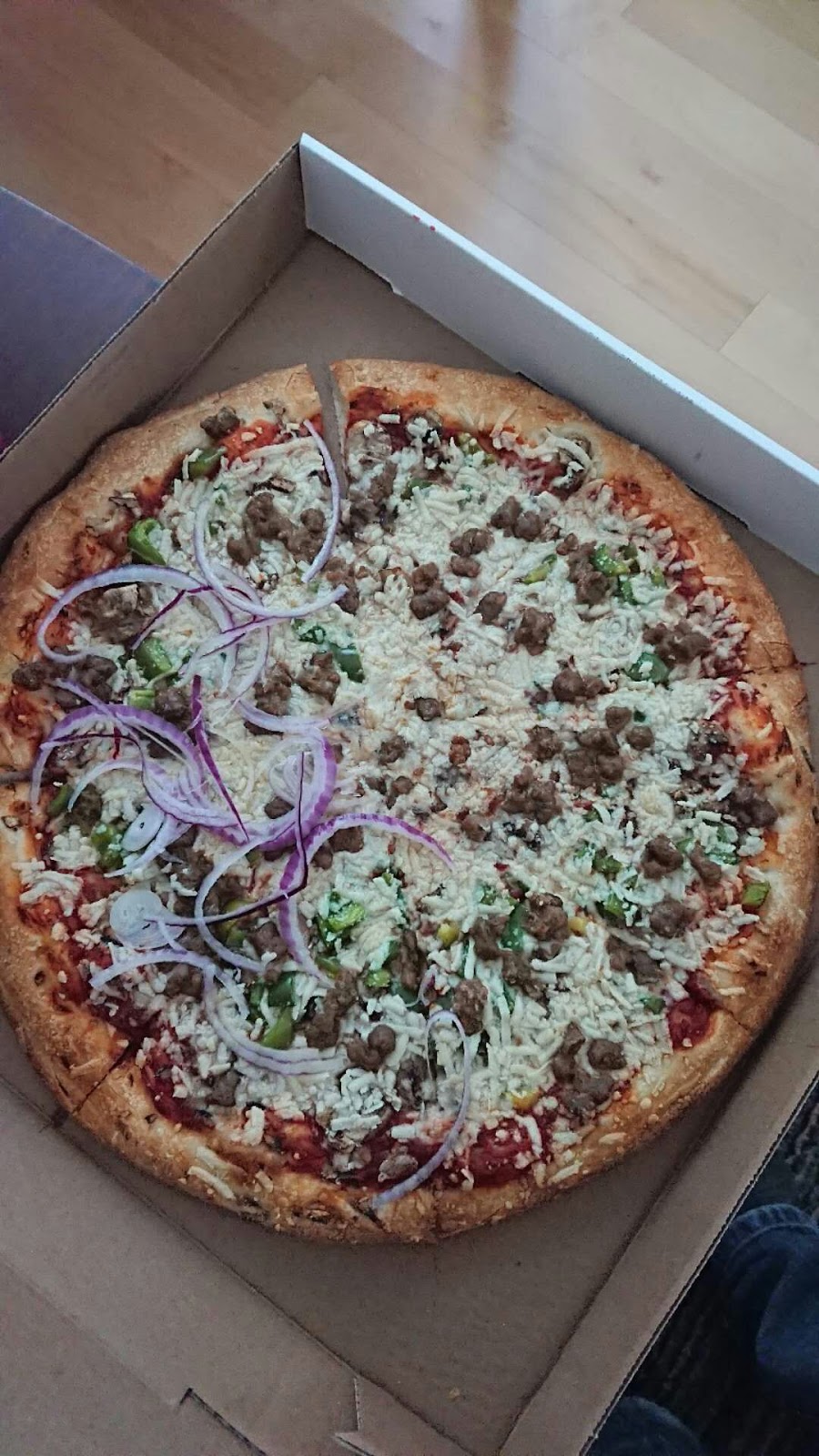 Milano Pizzeria | 876 Montreal Rd, Ottawa, ON K1K 4L3, Canada | Phone: (613) 747-4000