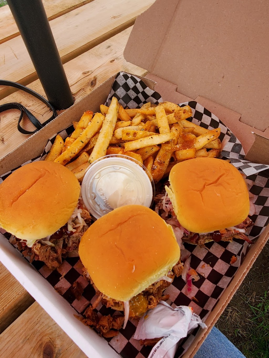 Hendriks Barbeque | 13762 Loyalist Pkwy, Picton, ON K0K 2T0, Canada | Phone: (613) 922-2787