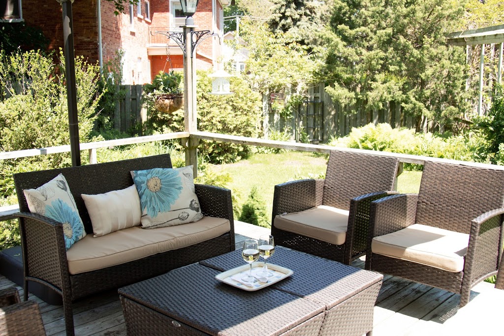Colborne Bed and Breakfast | 72 Colborne St, Goderich, ON N7A 2V9, Canada | Phone: (519) 524-7400