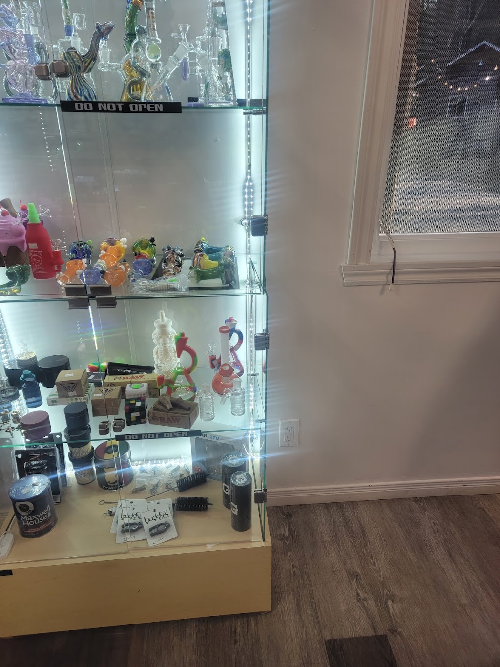 Kanehsatake snack shack | 411c Rue St Michel, Oka, QC J0N 1E0, Canada | Phone: (514) 346-2669