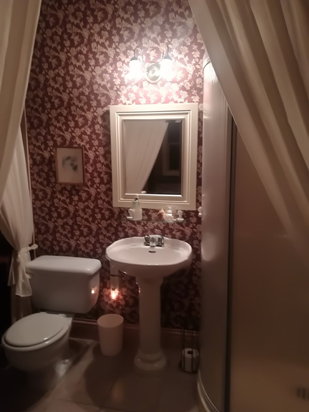 Auberge Le Petit Séjour | 394 Rue Pichette, Château-Richer, QC G0A 1N0, Canada | Phone: (418) 972-0919