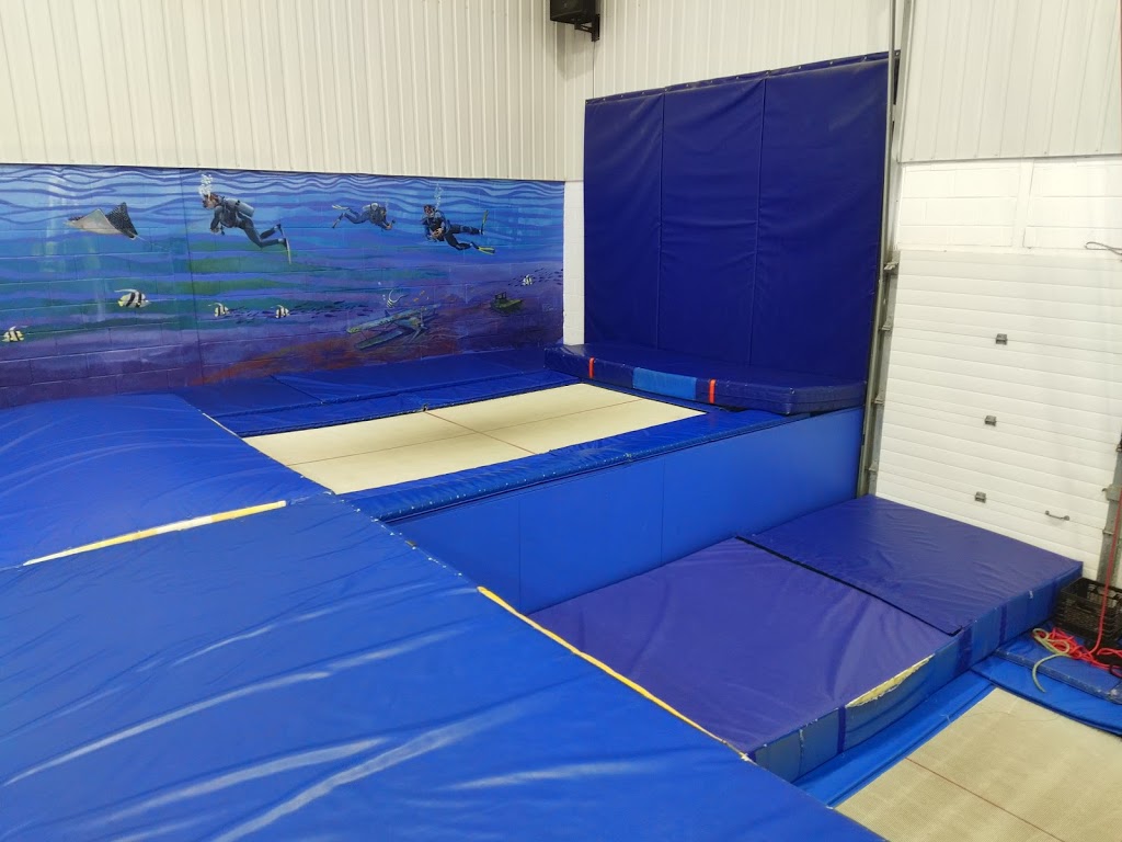 Club De Trampoline Acrosport | 1365 Boulevard Dagenais O, Laval, QC H7L 5Z9, Canada | Phone: (450) 622-0077