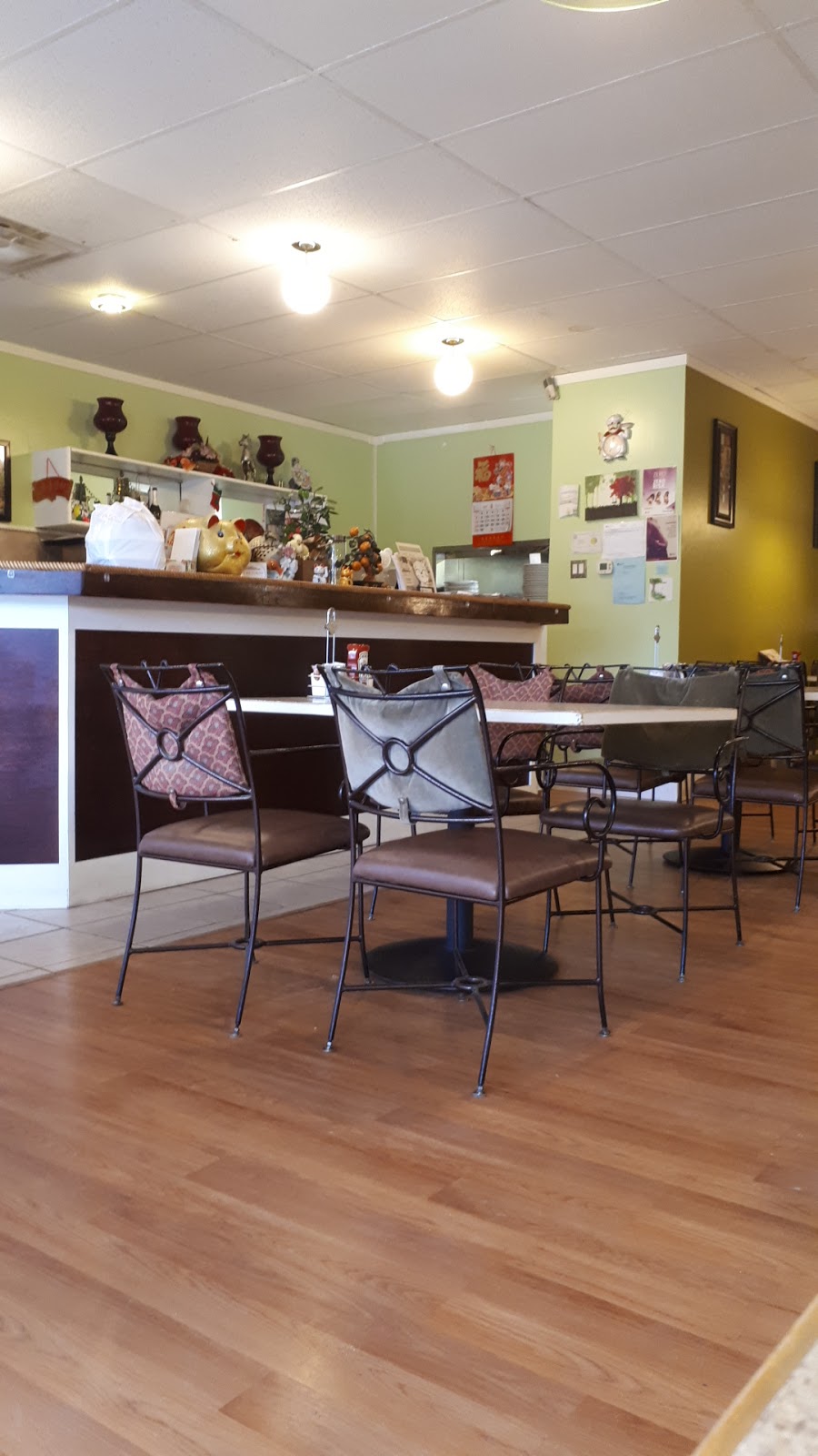 New Red Pepper Cafe | 4613 52 Ave, Stony Plain, AB T7Z 1E7, Canada | Phone: (780) 968-6822