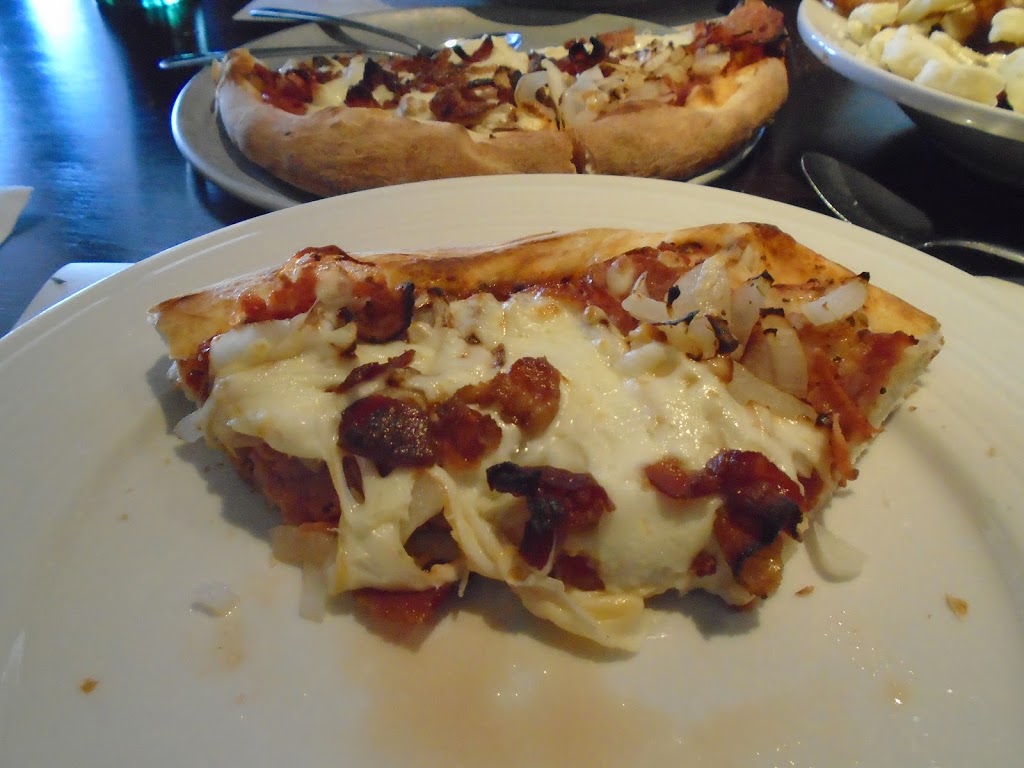 Restaurant El Greco | 730 Boulevard Saint Laurent O, Louiseville, QC J5V 1L1, Canada | Phone: (819) 228-2141