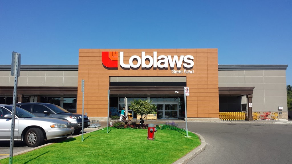 Loblaws | 250 Lakeshore Rd W, Mississauga, ON L5H 1G6, Canada | Phone: (905) 271-9925