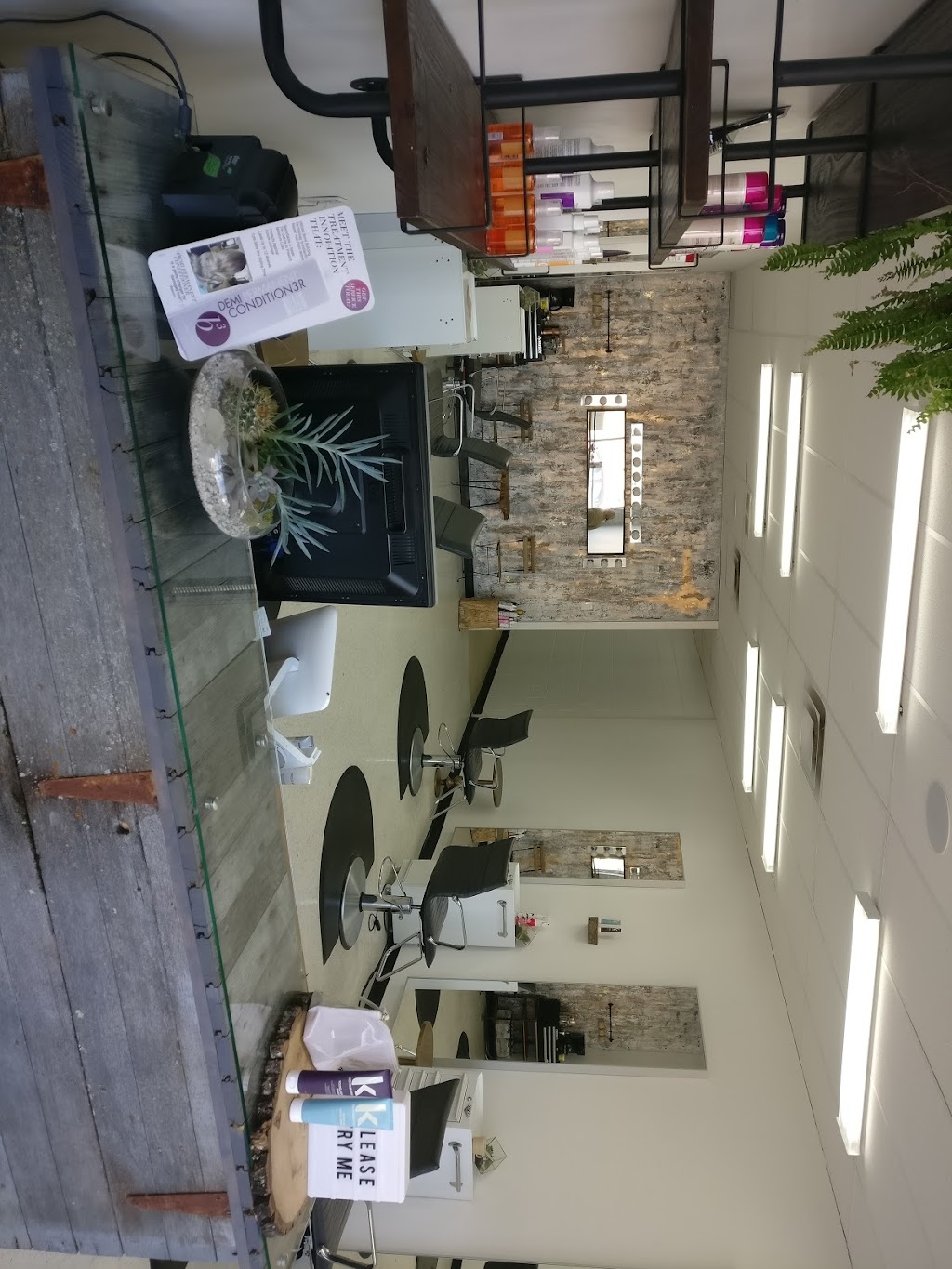 Hairology Studio | 915 Grosvenor Ave, Winnipeg, MB R3M 0M5, Canada | Phone: (204) 663-7555