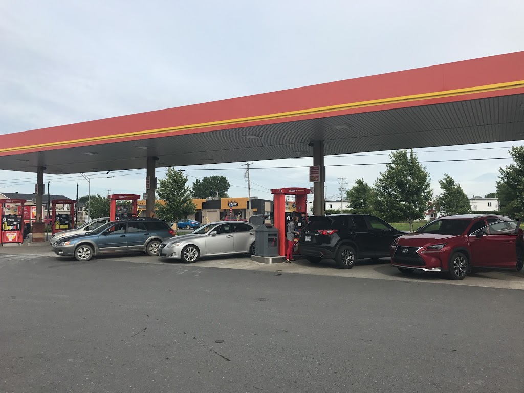 Pétro-T Proxi Extra | 2700 Rue Saint-Pierre, Drummondville, QC J2C 7J9, Canada | Phone: (819) 477-4132