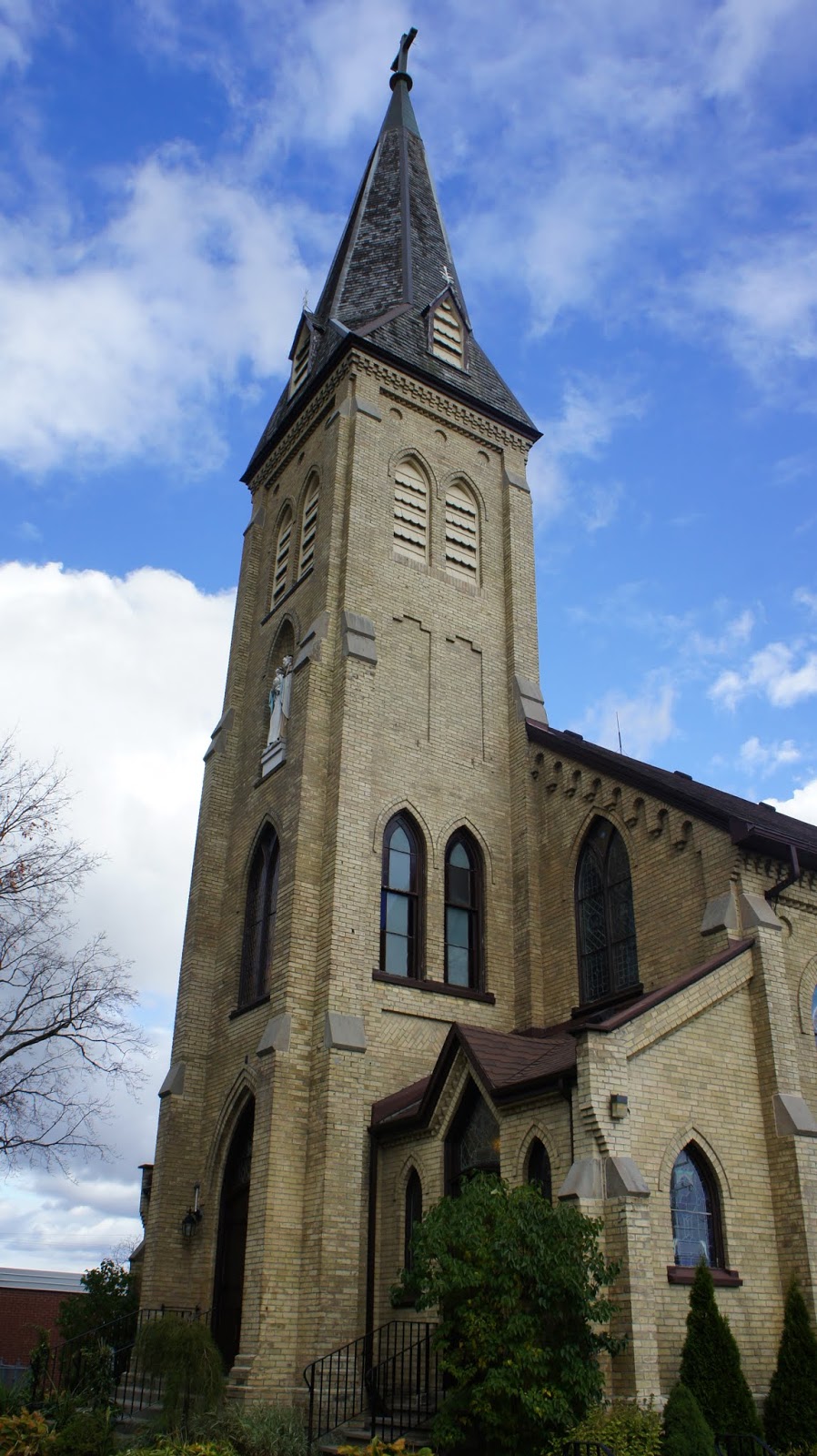 Holy Family Church | 329 Huron St, New Hamburg, ON N3A 1K3, Canada | Phone: (519) 662-1744