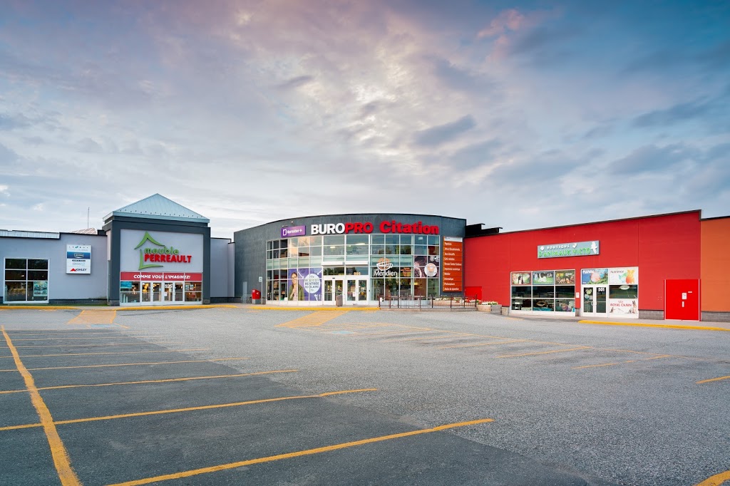 The Victoriaville Center | 405 Boulevard Jutras E, Victoriaville, QC G6P 7H4, Canada | Phone: (819) 752-4647