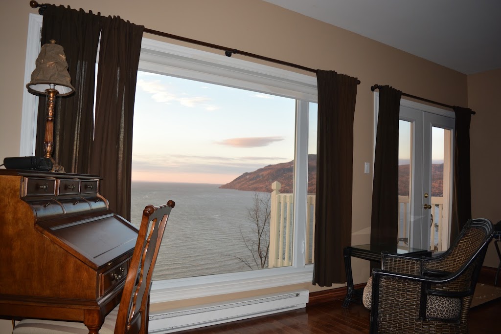 Résidence touristique lAccalmie | 8 Chem. du Vieux Quai, Baie-Saint-Paul, QC G3Z 1C2, Canada | Phone: (418) 435-1551