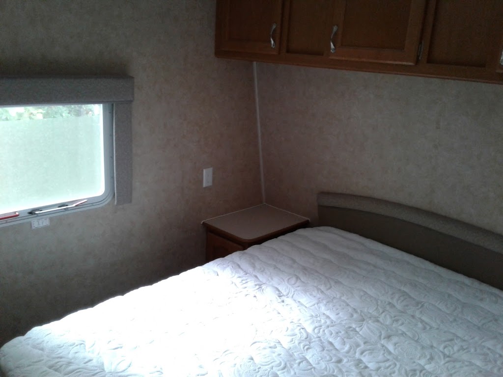 Camp-Along Resort | 100 Ash Ave, Kaleden, BC V0H 1K0, Canada | Phone: (250) 497-5584