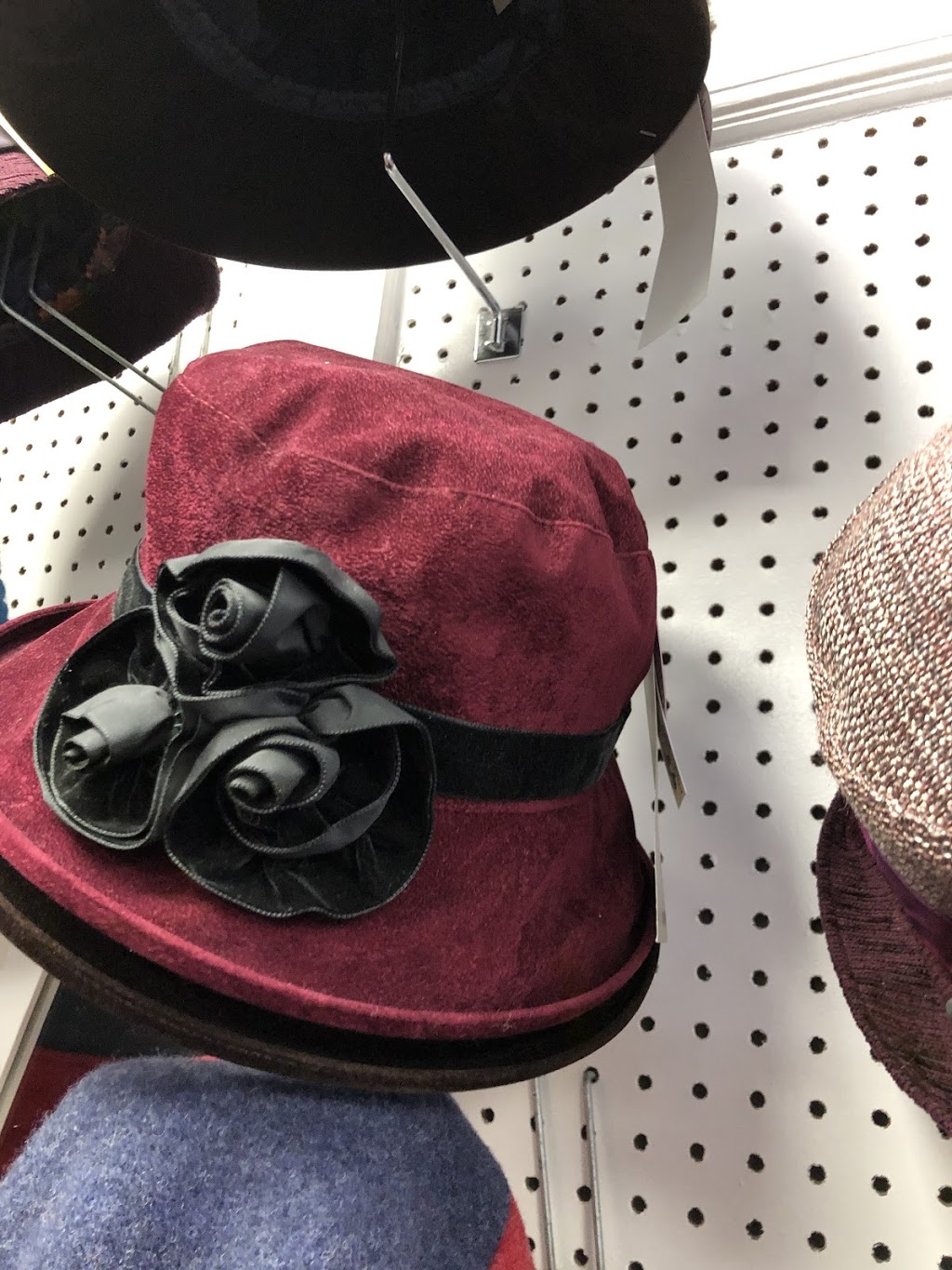 London Trading Post | 3 King St E, Bobcaygeon, ON K0M 1A0, Canada | Phone: (705) 738-1956