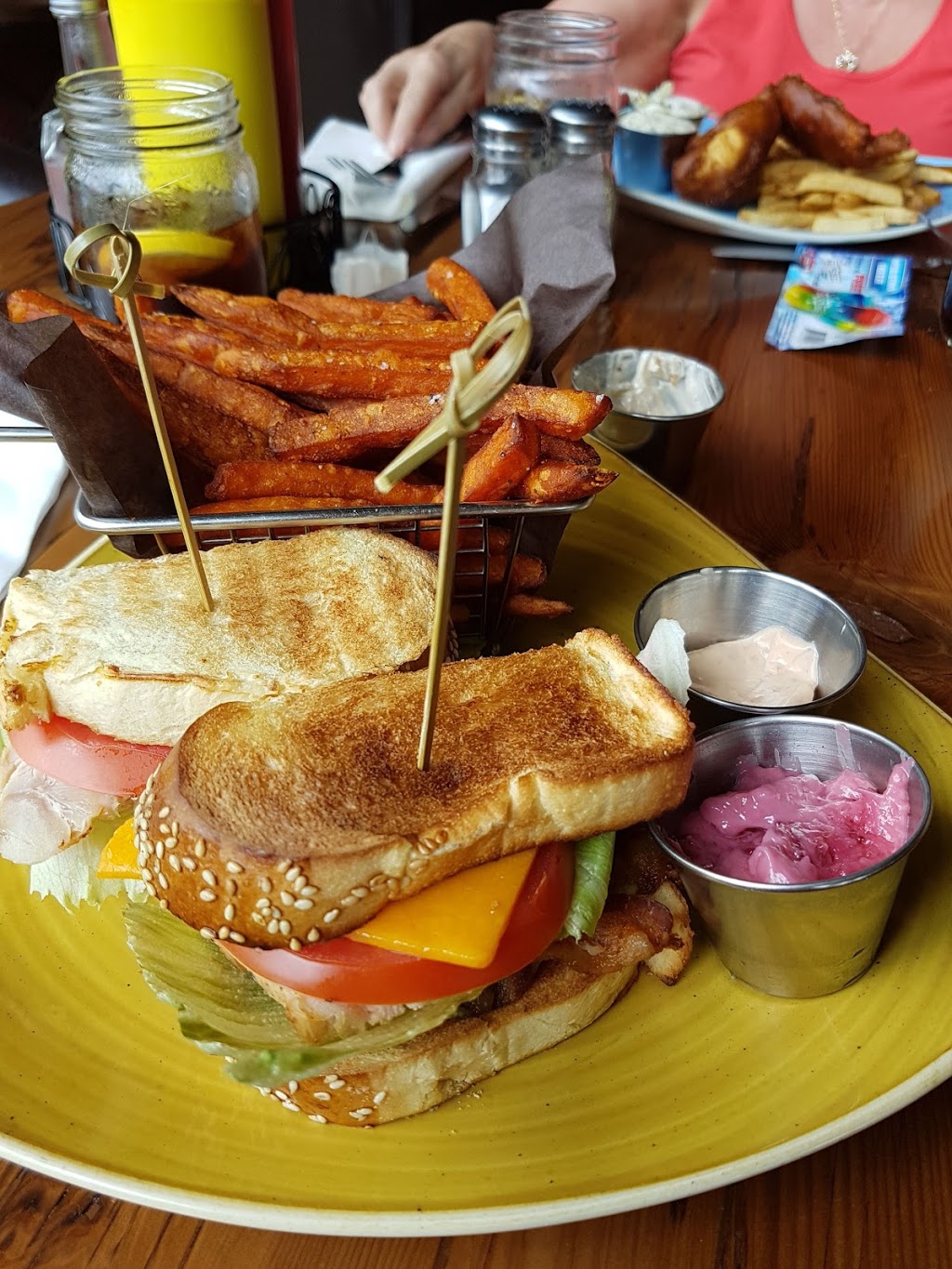 Tailwinds Bar & Grill | Ramara, ON L3V 6H6, Canada | Phone: (705) 325-1020