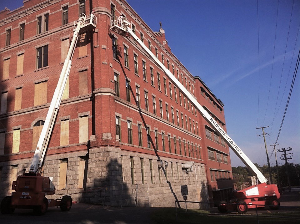 Maçonnerie Desrosiers de lEstrie Inc. | 1932 Rue Chevalier, Sherbrooke, QC J1K 1E2, Canada | Phone: (819) 566-5292