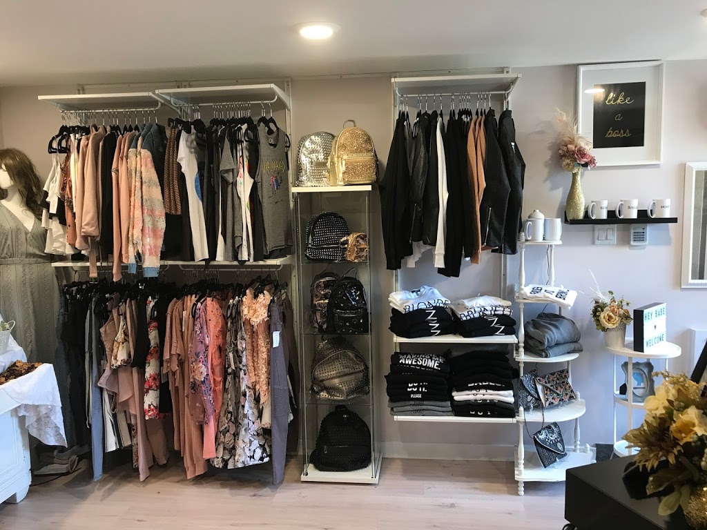 The Glitter Parlour | 25 Queen St N, Bolton, ON L7E 1C2, Canada | Phone: (647) 823-1010