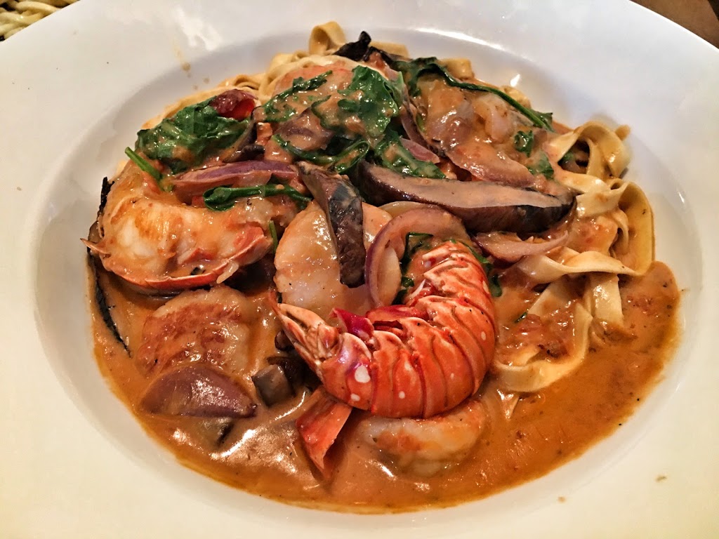 Queens Pasta Cafe | 2263 Bloor St W, Toronto, ON M6S 1N8, Canada | Phone: (416) 766-0993