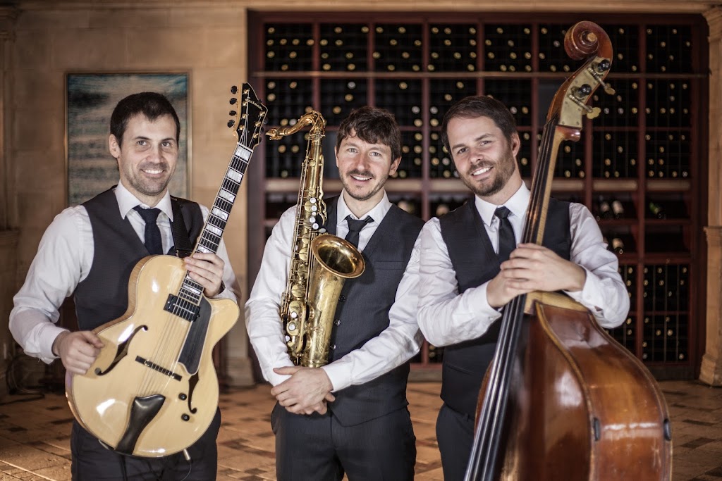 Les Productions Musicales Guillaume Renaud | 2402 Ave Royale, Quebec City, QC G1C 1R4, Canada | Phone: (418) 473-4821