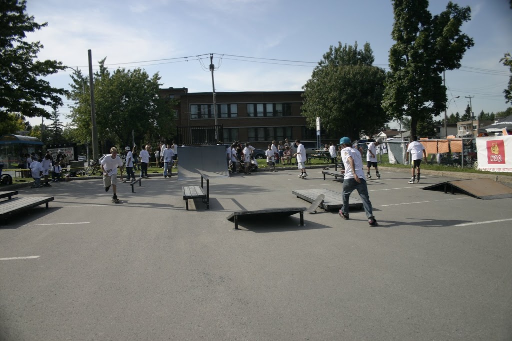 Place Chaumont | 8621 Avenue Chaumont, Anjou, QC H1K 1N3, Canada | Phone: (514) 351-3875