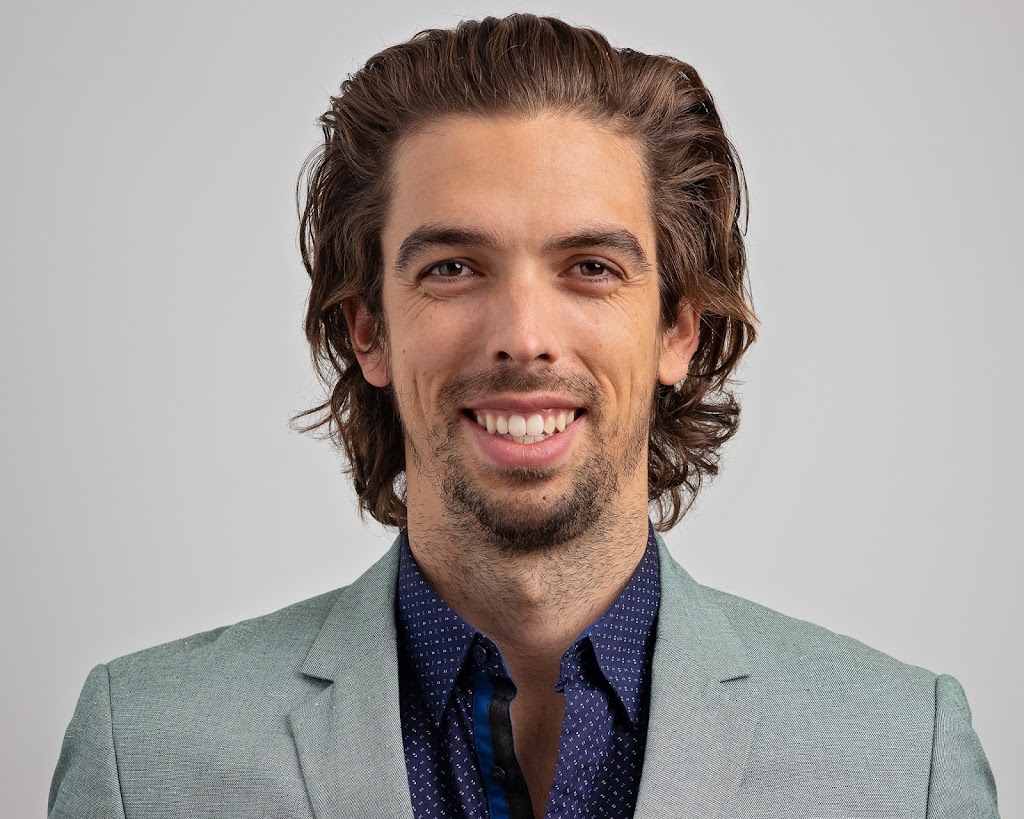 Dr Pinchin Implant Dentistry | 275 Ainslie St S, Cambridge, ON N1R 3L3, Canada | Phone: (519) 621-1270