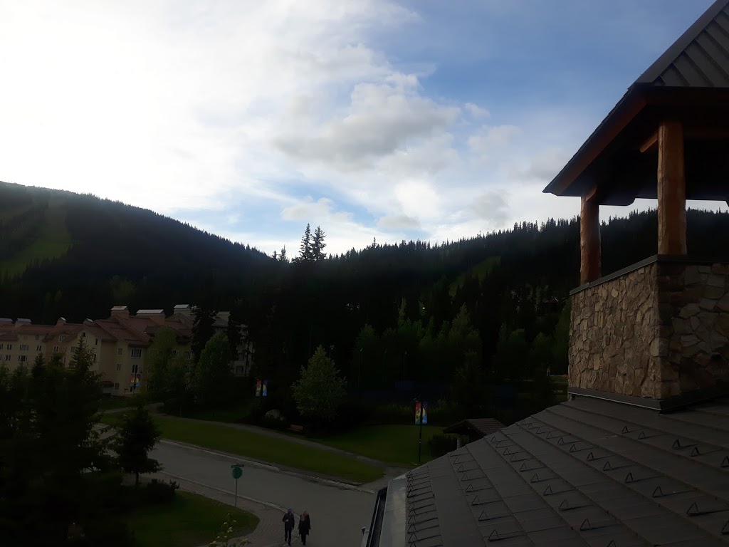Kookaburra Lodge | 3270 Creekside Way, Sun Peaks, BC V0E 5N0, Canada | Phone: (250) 578-6969