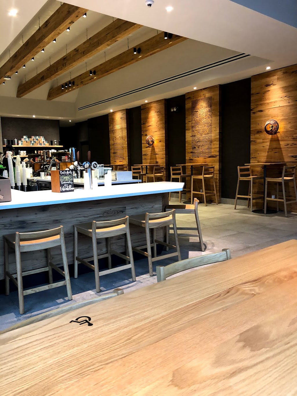 Starbucks | 8 Boulevard de Bromont #102A, Bromont, QC J2L 2K1, Canada | Phone: (450) 577-1709