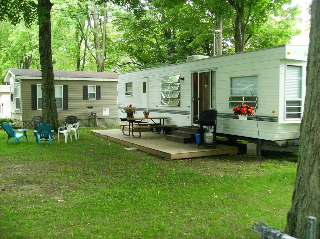 Sandbanks Beach Resort | 1818 County Rd 12, Picton, ON K0K 2T0, Canada | Phone: (613) 393-3022