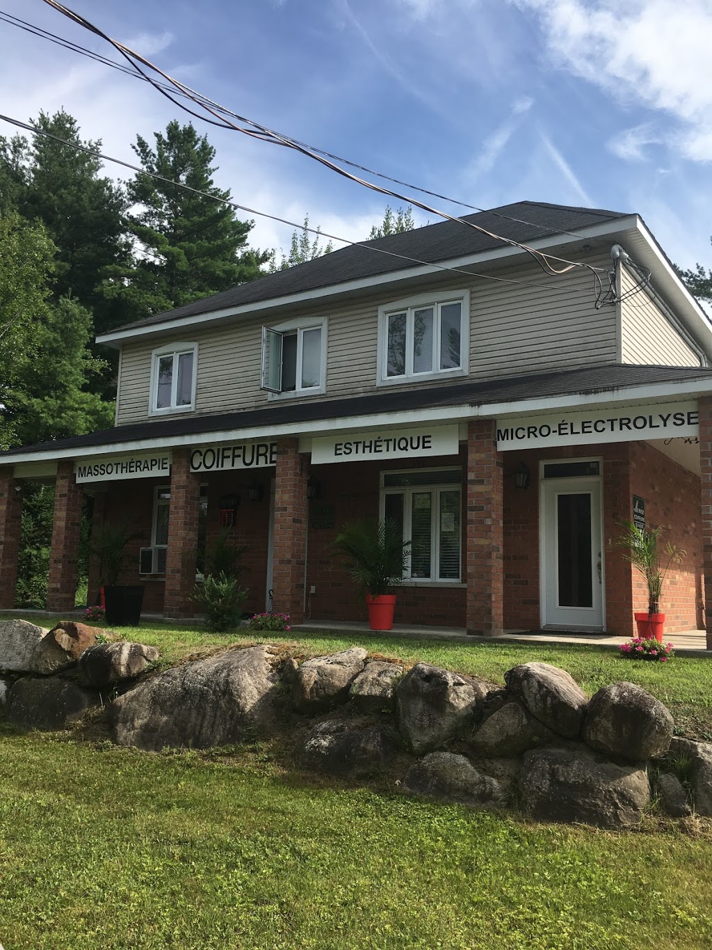 Clinique 5 | 297 Côte Saint-Nicholas a, Saint-Colomban, QC J5K 2V3, Canada