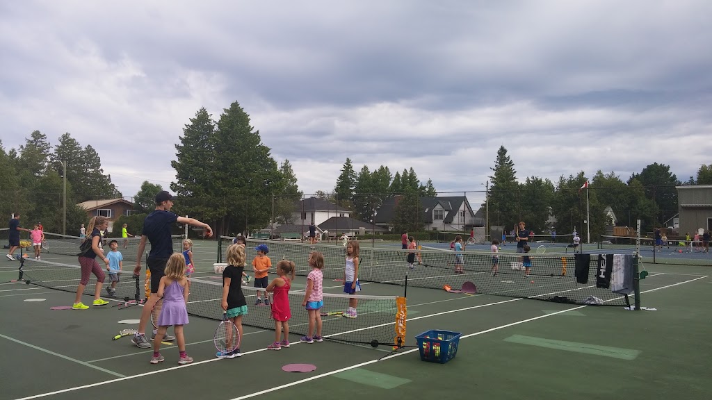 Southampton Tennis Club-Beach Courts | 165 Lake St, Saugeen Shores, ON N0H 2L0, Canada | Phone: (519) 797-2445