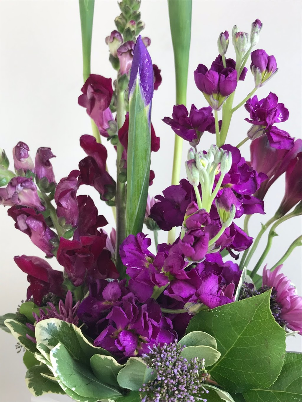 Stems & Roses flowers and gifts | 4-449 Main St, Oakbank, MB R0E 1J0, Canada | Phone: (204) 444-3041