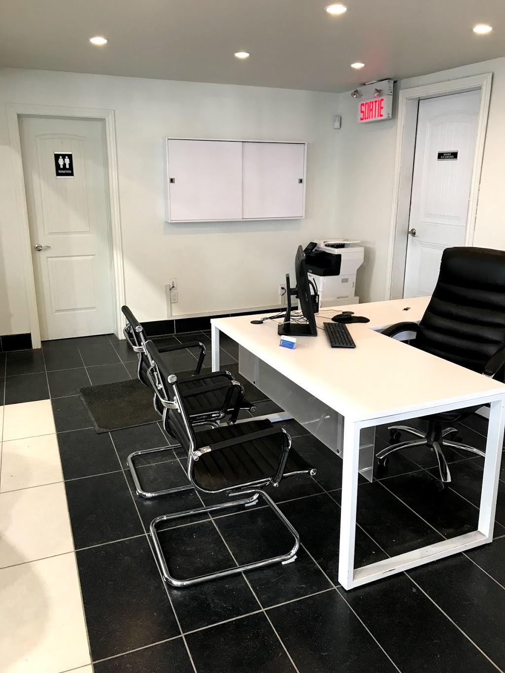 AutoZoom | 4300 Boulevard Dagenais O, Laval, QC H7R 1L5, Canada | Phone: (855) 781-3205