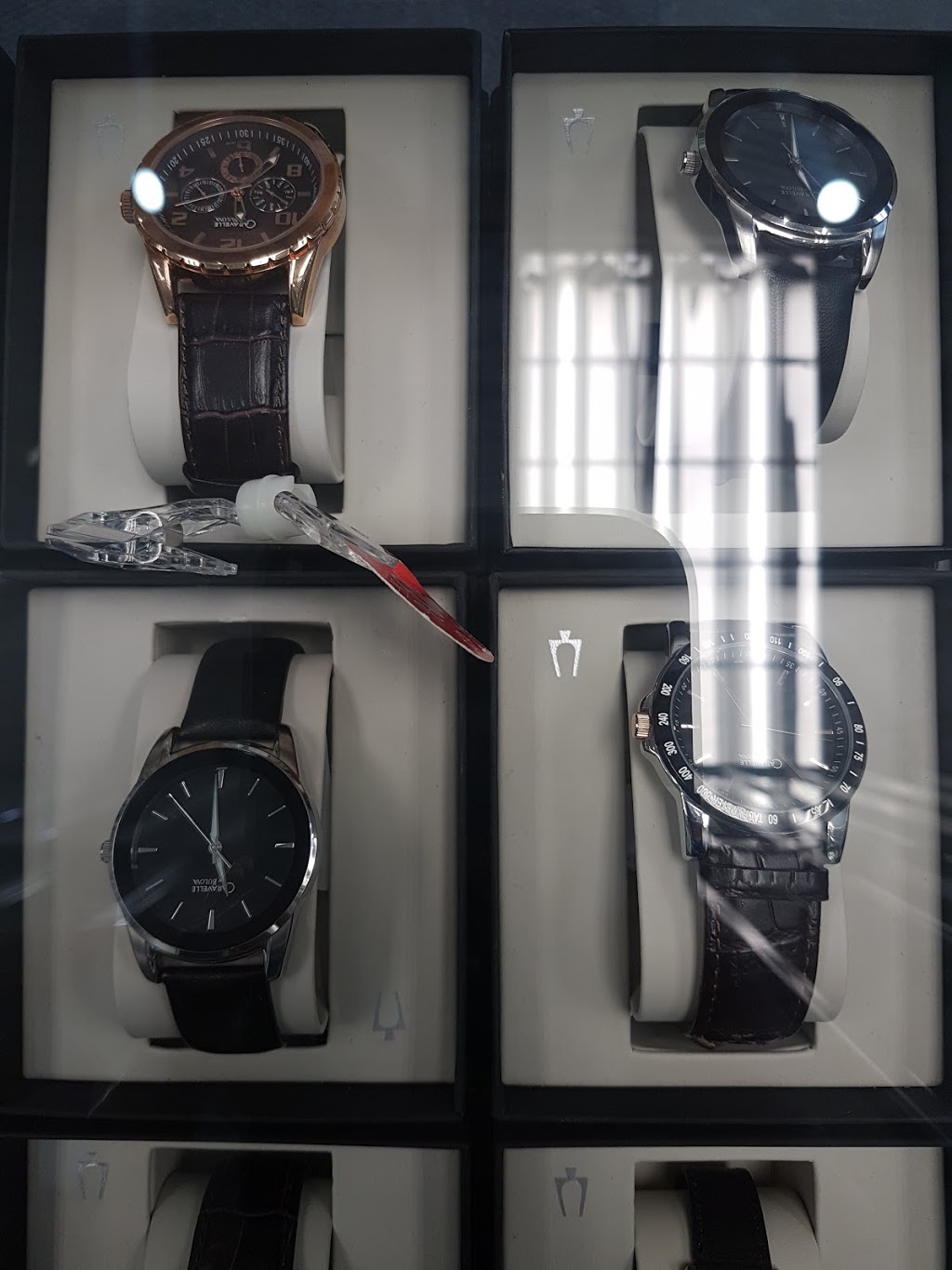 M J Jewellers | 3029 Kingston Rd, Scarborough, ON M1M 1P1, Canada | Phone: (416) 264-4777