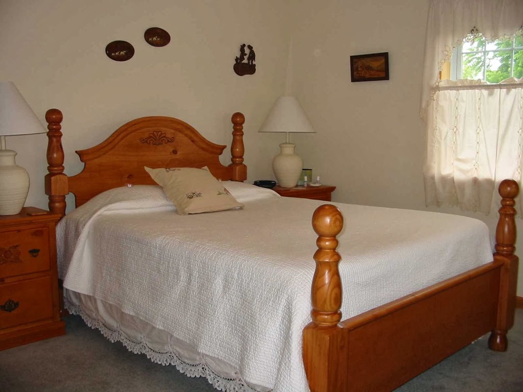 Hidden Meadow Inn | 1950 Sober St, Norfolk, NY 13667, USA | Phone: (315) 384-3234