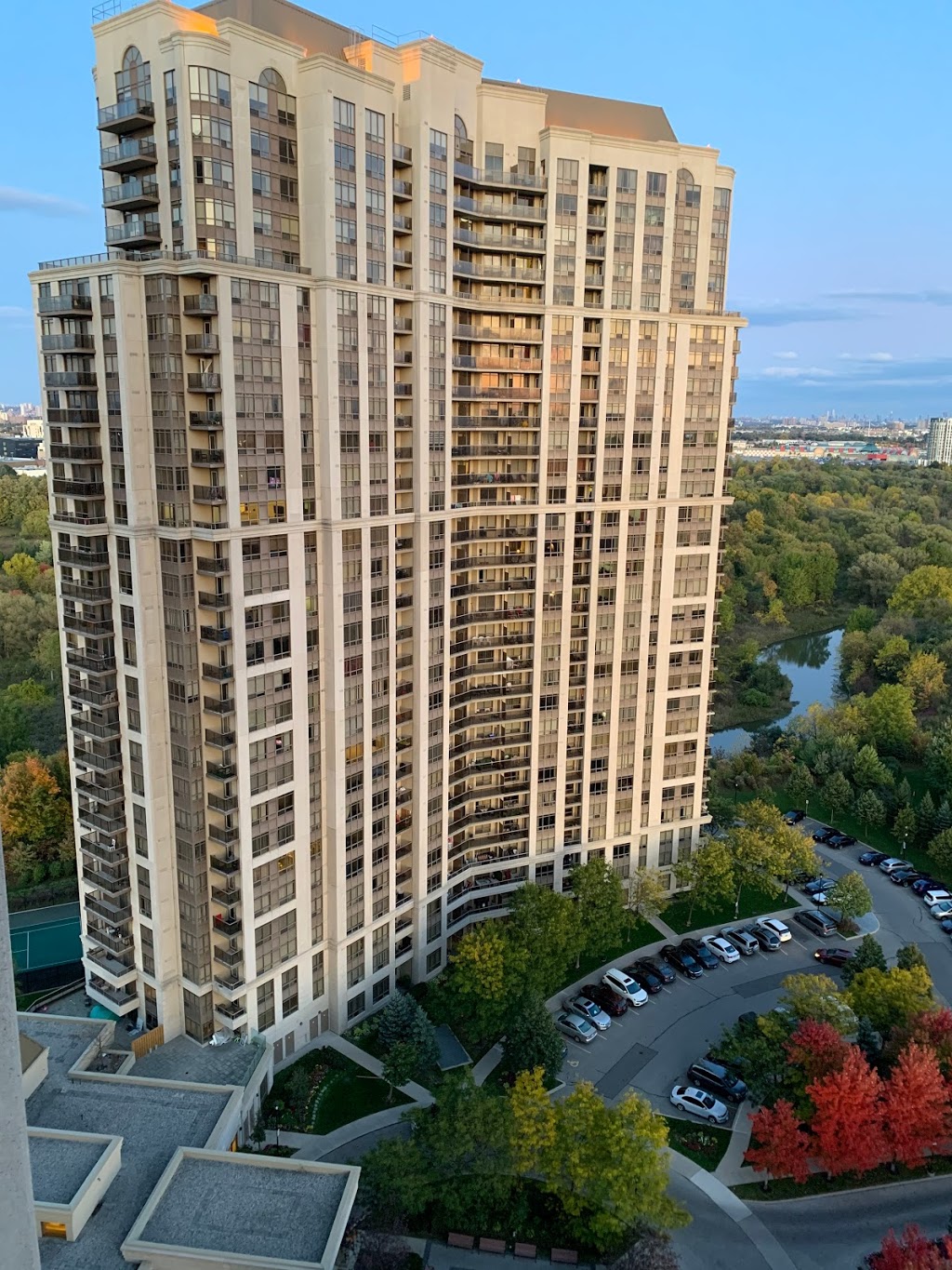 Mansions Of Humberwood | 700 Humberwood Blvd, Etobicoke, ON M9W 7J4, Canada | Phone: (416) 679-1844