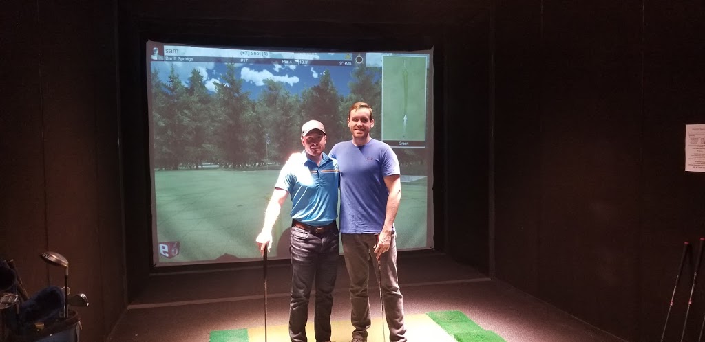 Tees & Cues Indoor Golf | 559 Bloor St W, Oshawa, ON L1J 5Y6, Canada | Phone: (905) 720-4040