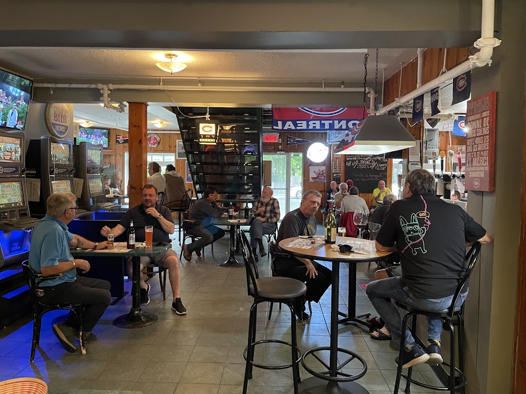 Brasserie du Boulevard | 505 Rue Celanese, Drummondville, QC J2B 5K4, Canada | Phone: (819) 478-9060