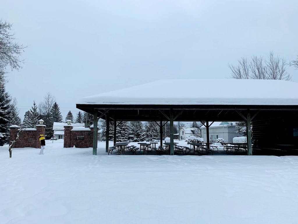 Flos Elmvale Community Arena | 14 George St, Elmvale, ON L0L 1P0, Canada | Phone: (705) 322-2313