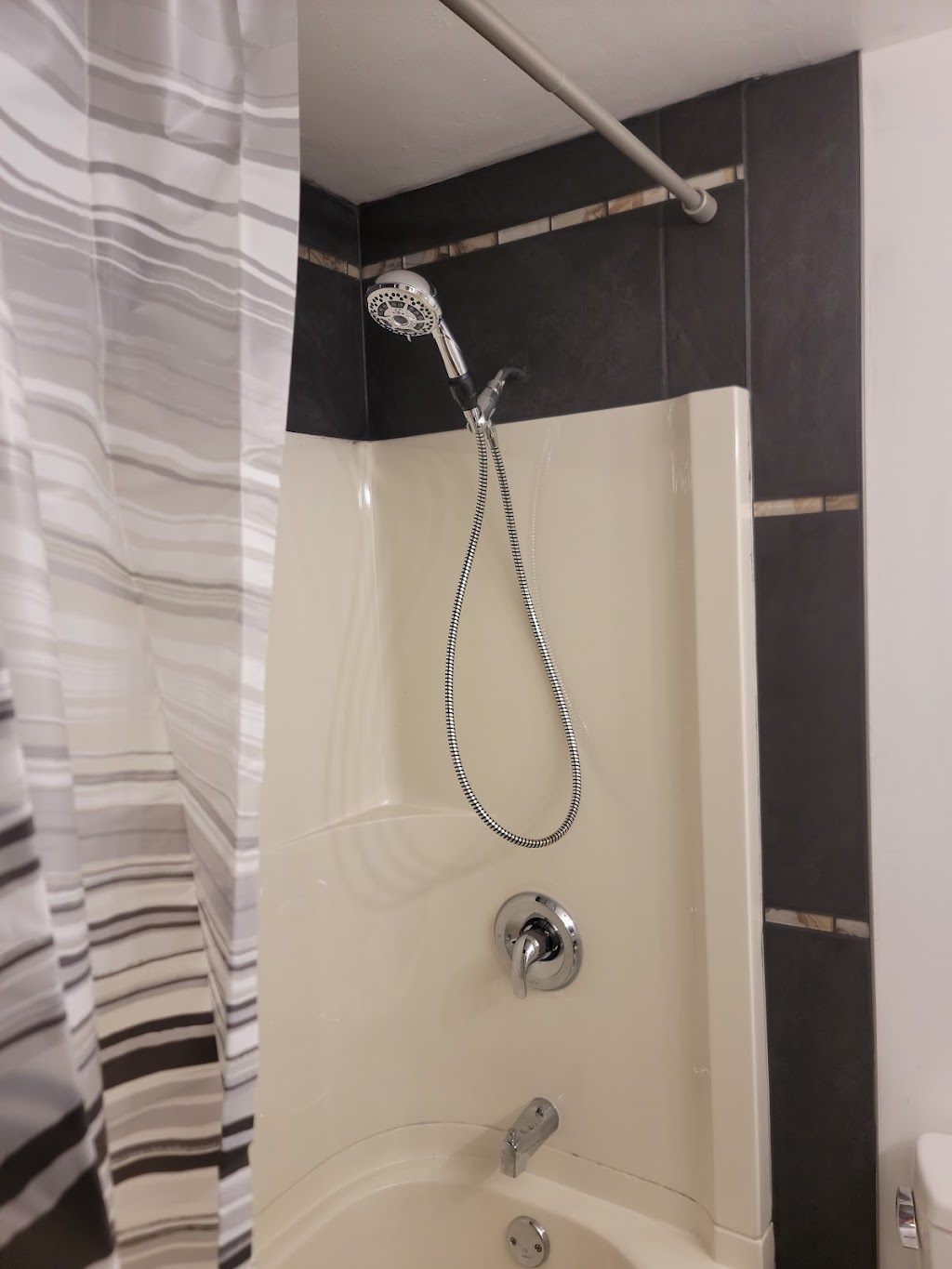 J.D.A Tile & Flooring | #4855, Port Alberni, BC V9Y 1E2, Canada | Phone: (250) 918-4106