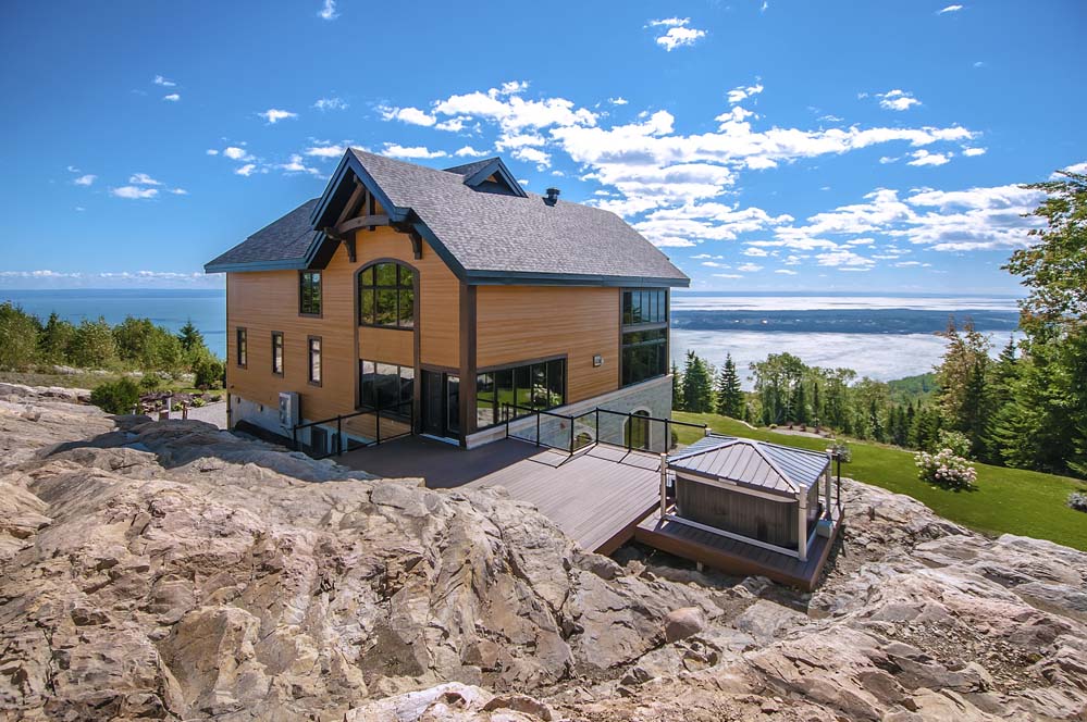 Le Manoir Laura Marie | 434 Chemin Catherine-Delzenne, Saint-Joseph-de-la-Rive, QC G0A 3Y0, Canada | Phone: (418) 932-3163
