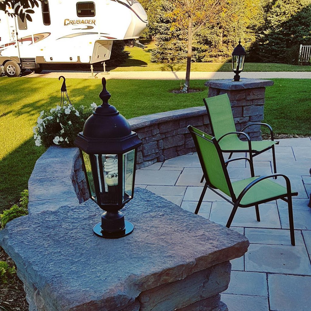Dewitt Landscapes | 15 Robin Rd, Lorette, MB R5K 0Z9, Canada | Phone: (204) 791-4391