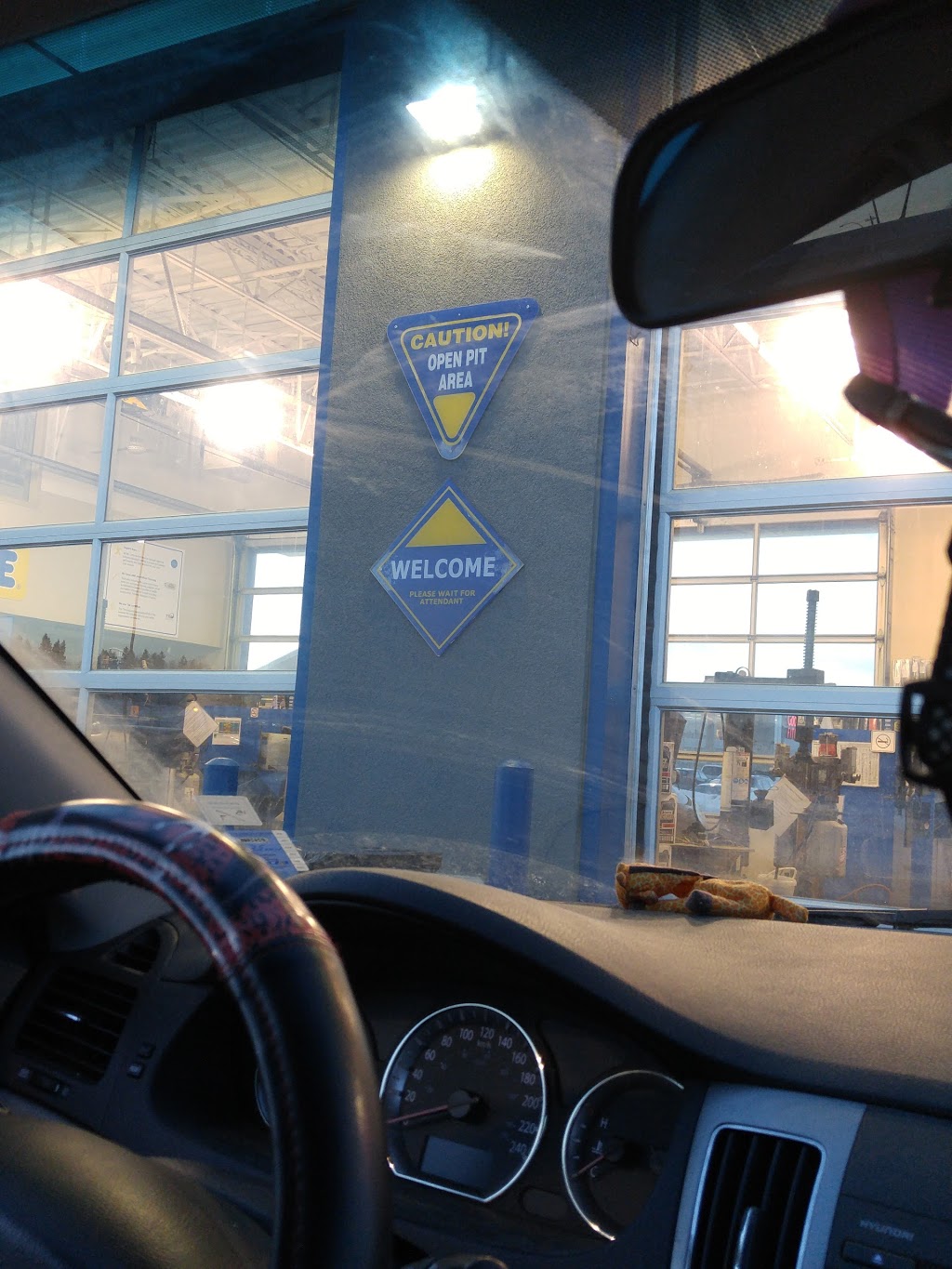 Mr. Lube | 565 Portland St, Dartmouth, NS B2Y 4B1, Canada | Phone: (902) 464-5823