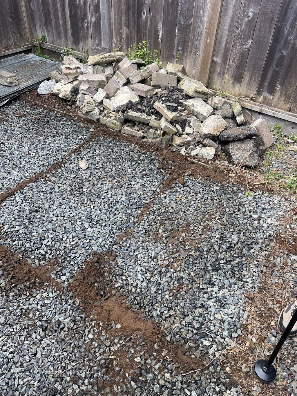 Trash B Gone | 32351 Clinton Ave, Abbotsford, BC V2T 5B3, Canada | Phone: (604) 825-0066