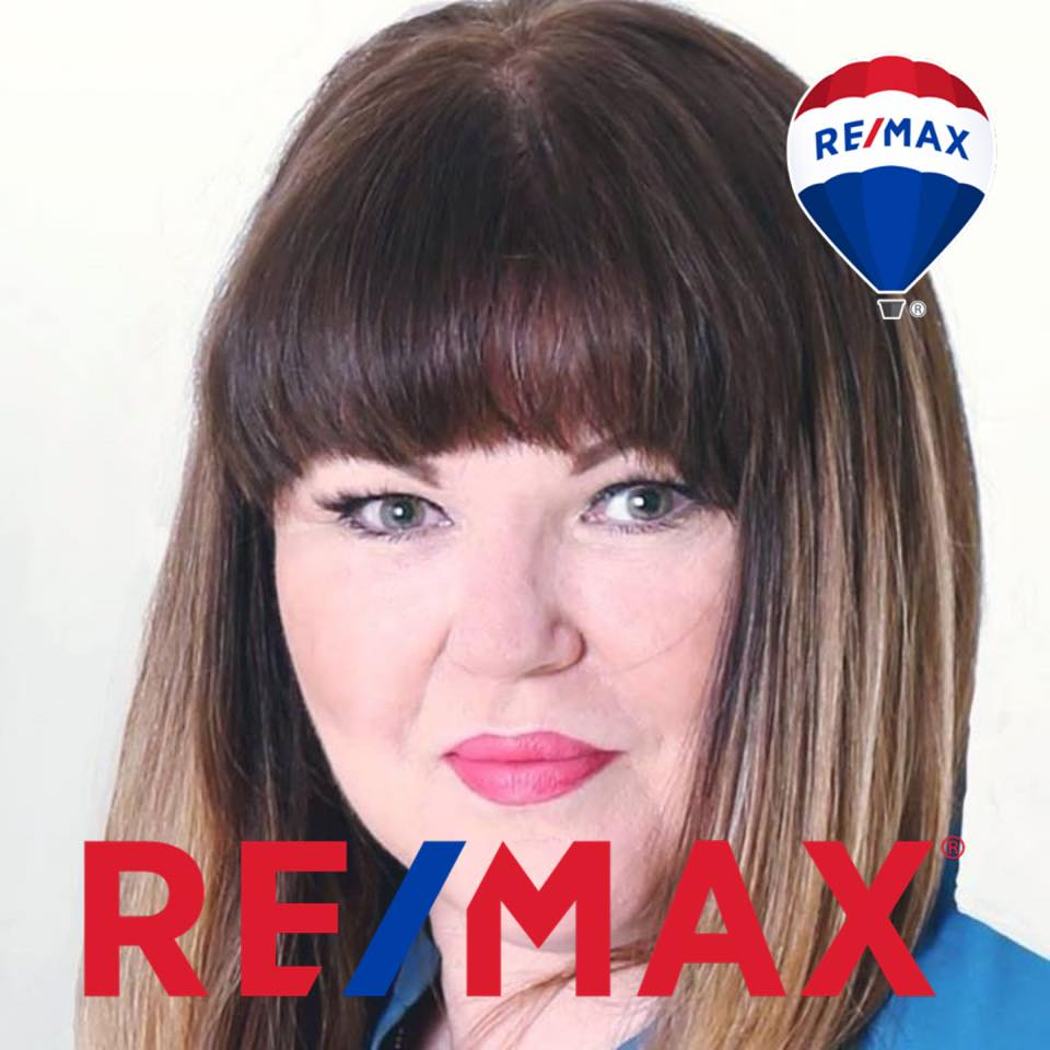 Award Winning Realtor - Jo Wright RE/MaxEdge 2018 Outstanding Ac | 159 Tenth St, Toronto, ON M8V 4C7, Canada | Phone: (647) 518-1984