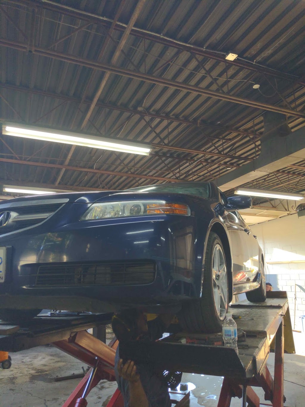 Gibson Auto & Collision | 250 Gibson Ave, Hamilton, ON L8L 6K4, Canada | Phone: (905) 544-7791