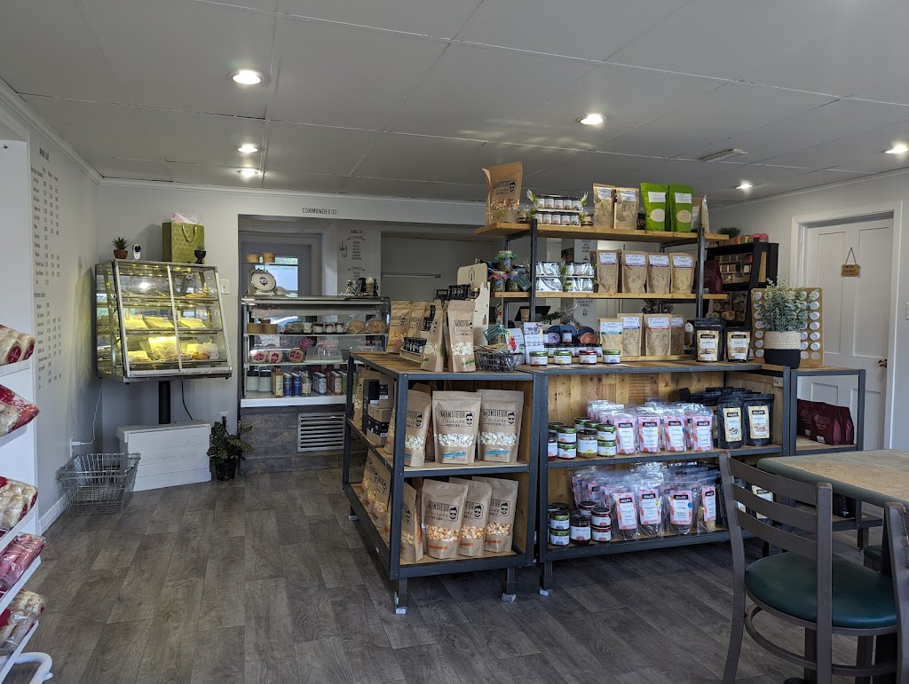 Banlieusard à Campagnard | 13 Rue Grove, Danville, QC J0A 1A0, Canada | Phone: (819) 300-6318