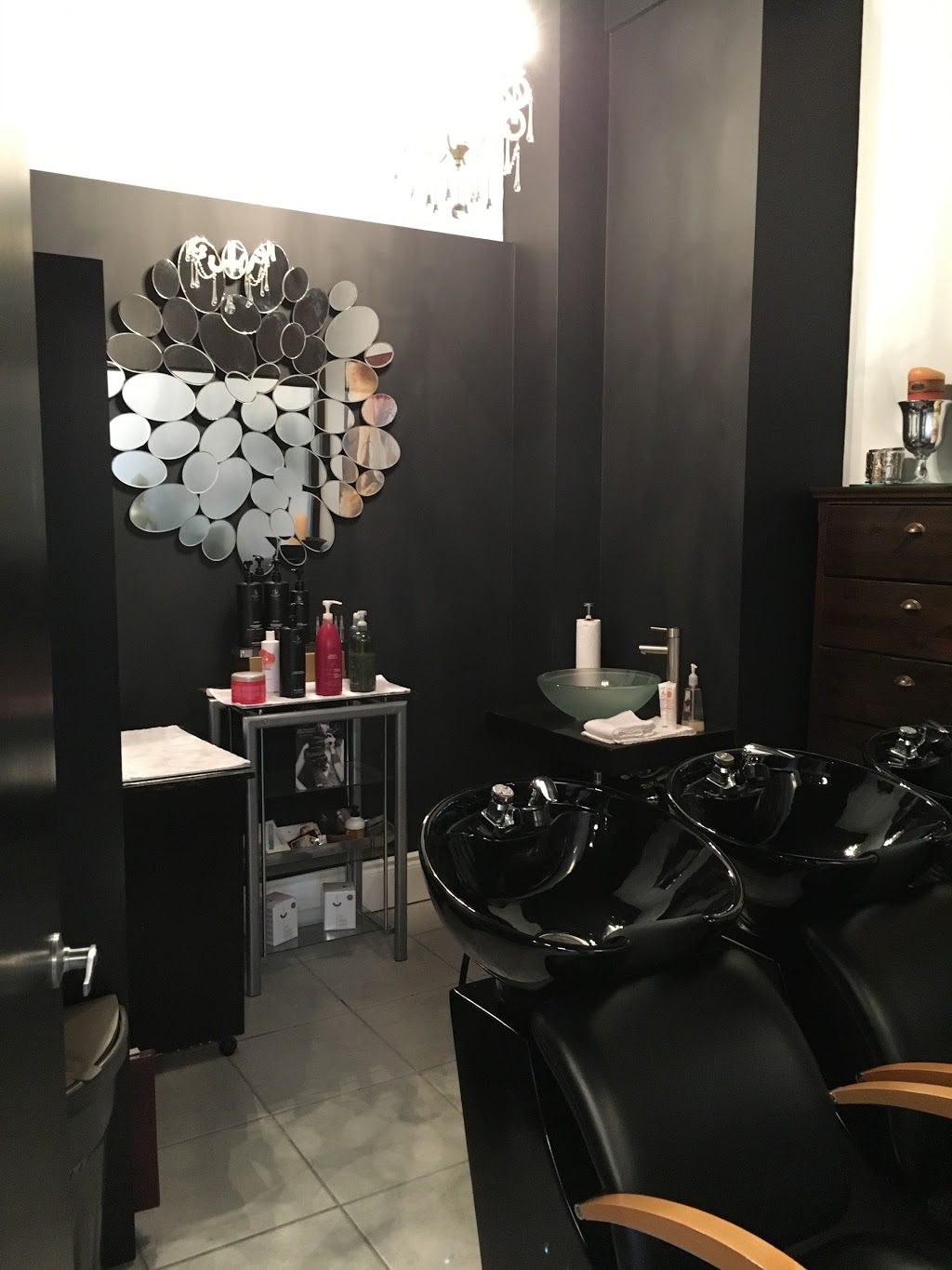 Bucci Salon | 2467 Lakeshore Road West, Oakville, ON L6L 1H9, Canada | Phone: (905) 845-8284