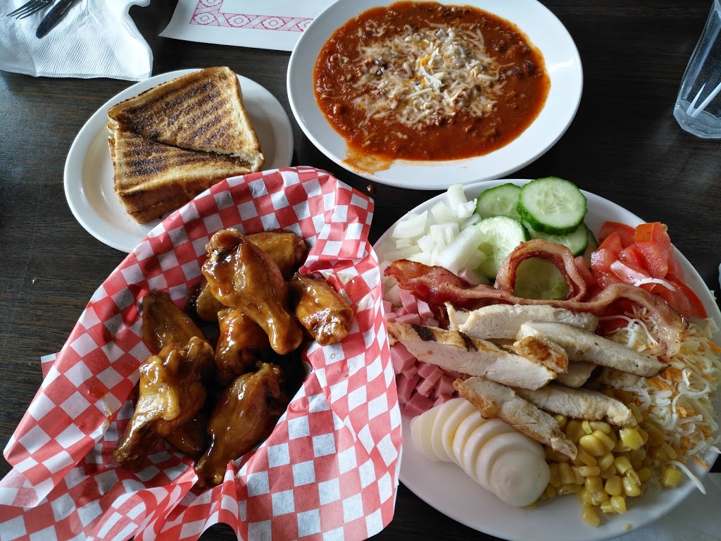 Boos Bar & Eatery | 2980 King St, Vineland, ON L0R 2C0, Canada | Phone: (905) 562-4328