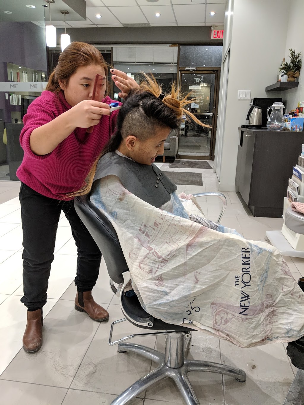 M&T Hairloft | 1249 Donald St, Gloucester, ON K1J 8W3, Canada | Phone: (613) 746-8882