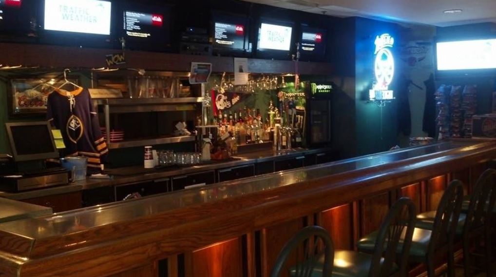 Champions Sports Bar & Grill | 1042 Wehrle Dr, Buffalo, NY 14221, USA | Phone: (716) 458-0786