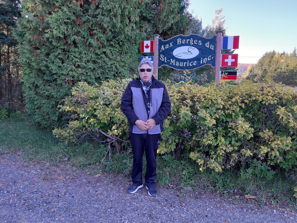 Observation de lours noir | 2369 Chem. de Saint-Jean-des-Piles, Saint-Jean-des-Piles, QC G0X 2V0, Canada | Phone: (819) 538-2112