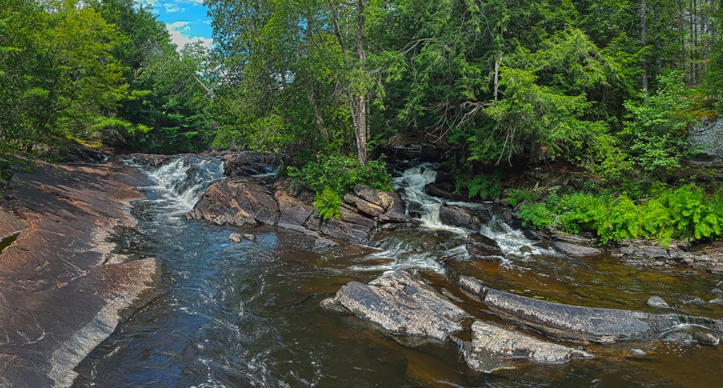 Village Square | 1198 Vankoughnet Rd, Bracebridge, ON P1L 1X1, Canada | Phone: (705) 645-7548